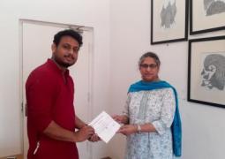 Best Poster award 2022 in the category Sun and Solar System presented to Mr. Sahel Day (IIA, Bangalore) by Prof. G. C. Anupama at IIA, Blore